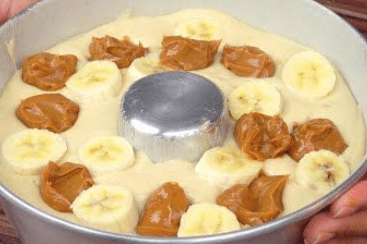 bolo de banana com doce de leite