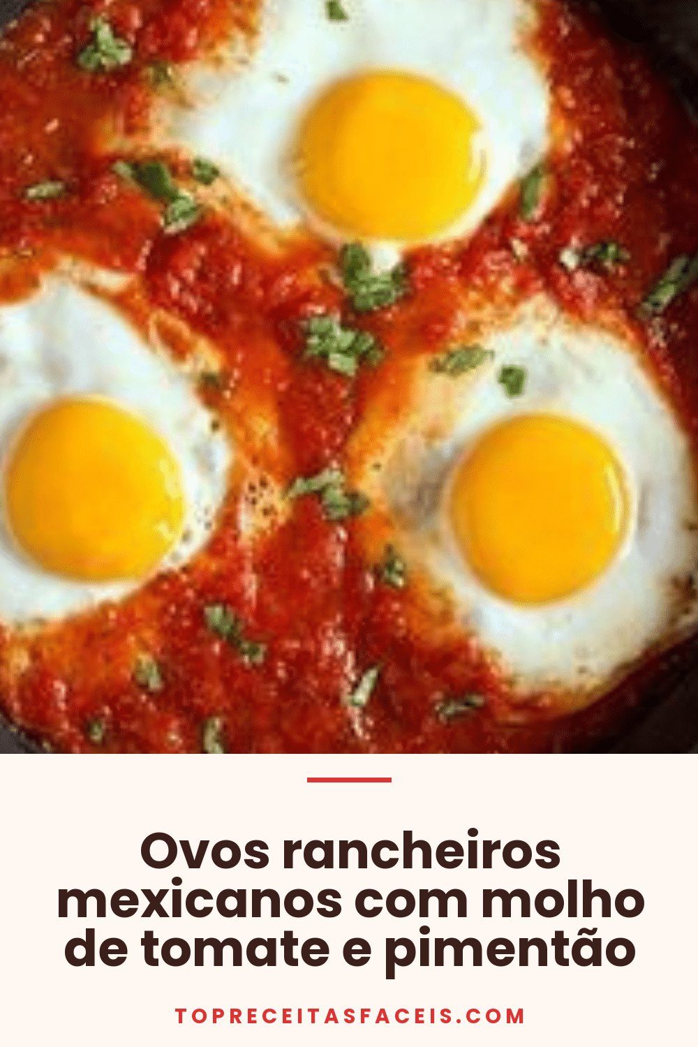 Ovos rancheiros mexicanos com molho de tomate e pimentão